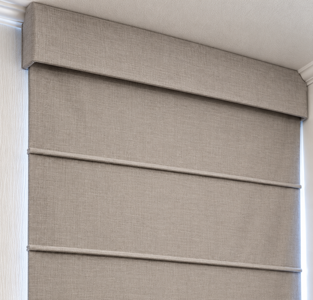 Detalle de los pliegues de la cortina store